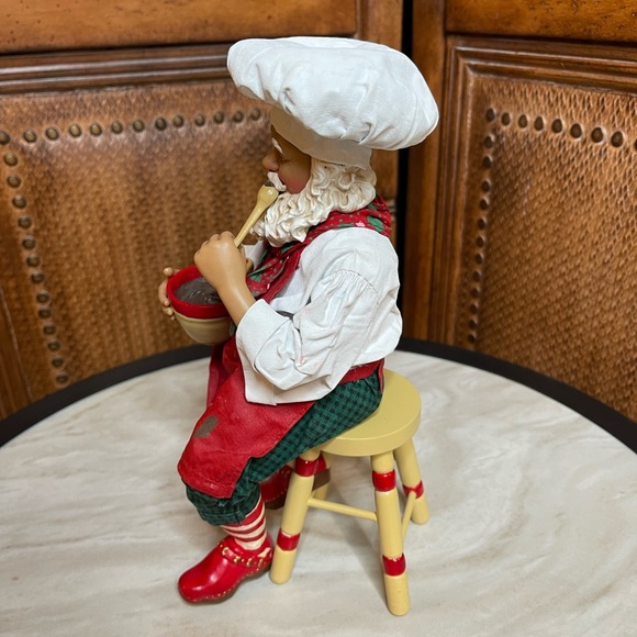 Clothtique Santa Chocolatier. Possible Dreams LTD - Picture 4 of 5